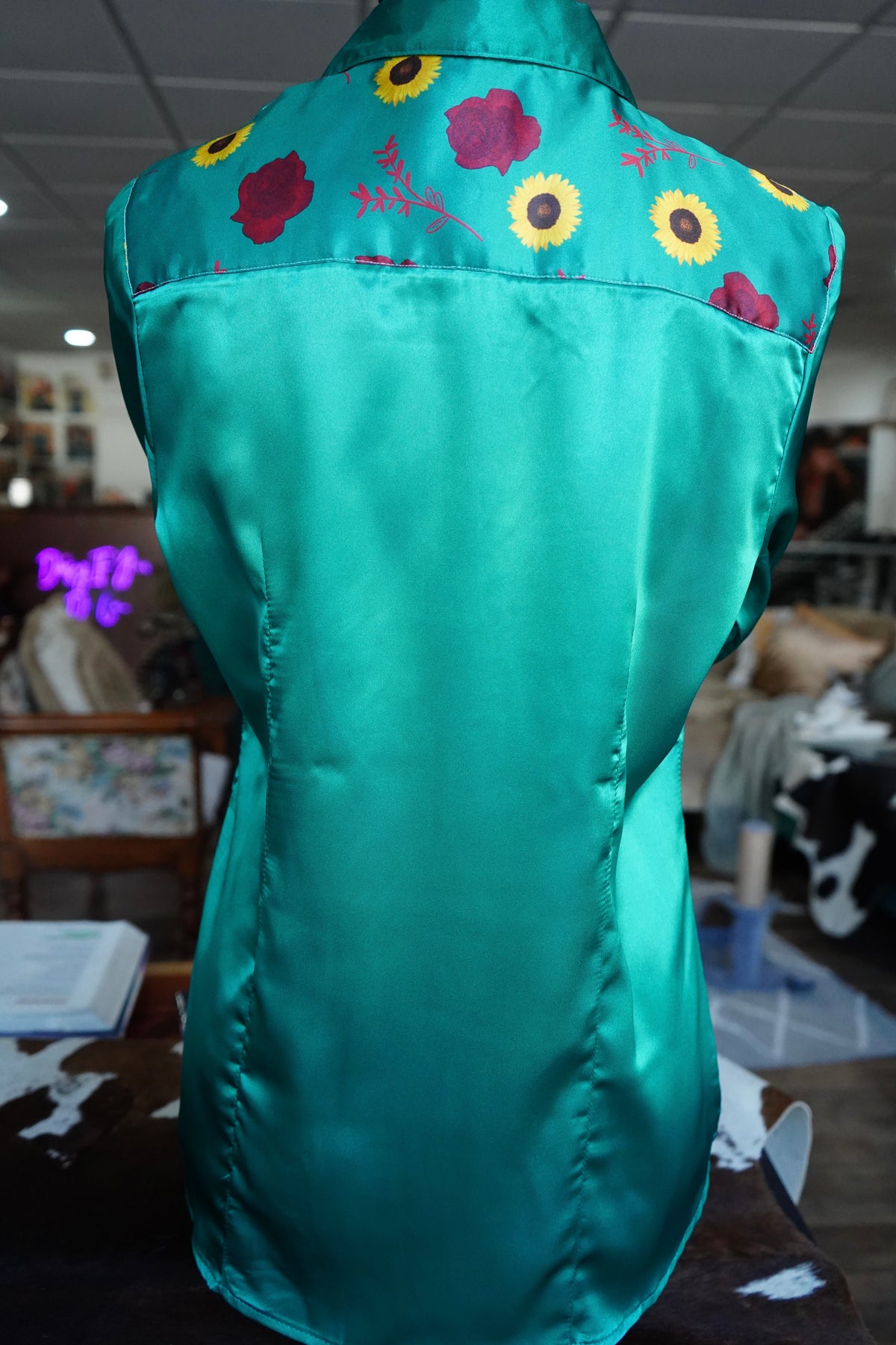 L - Roses & Sunflowers on Emerald Satin Button Down