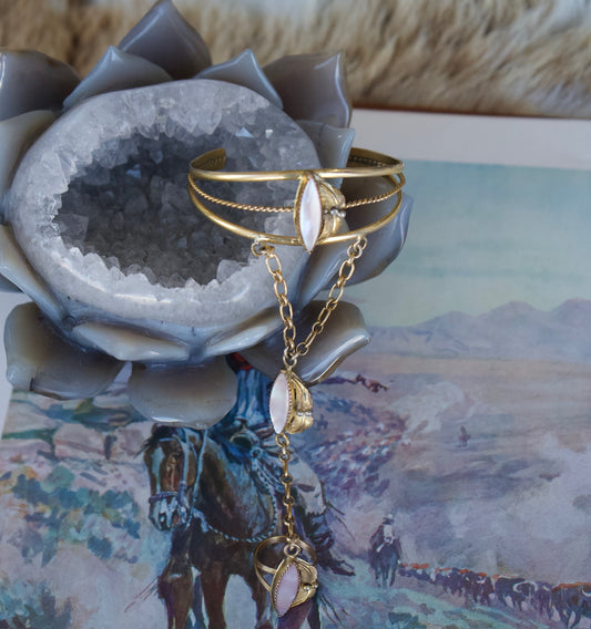 Lariat Bracelet Mother of Pearl Gold Plated