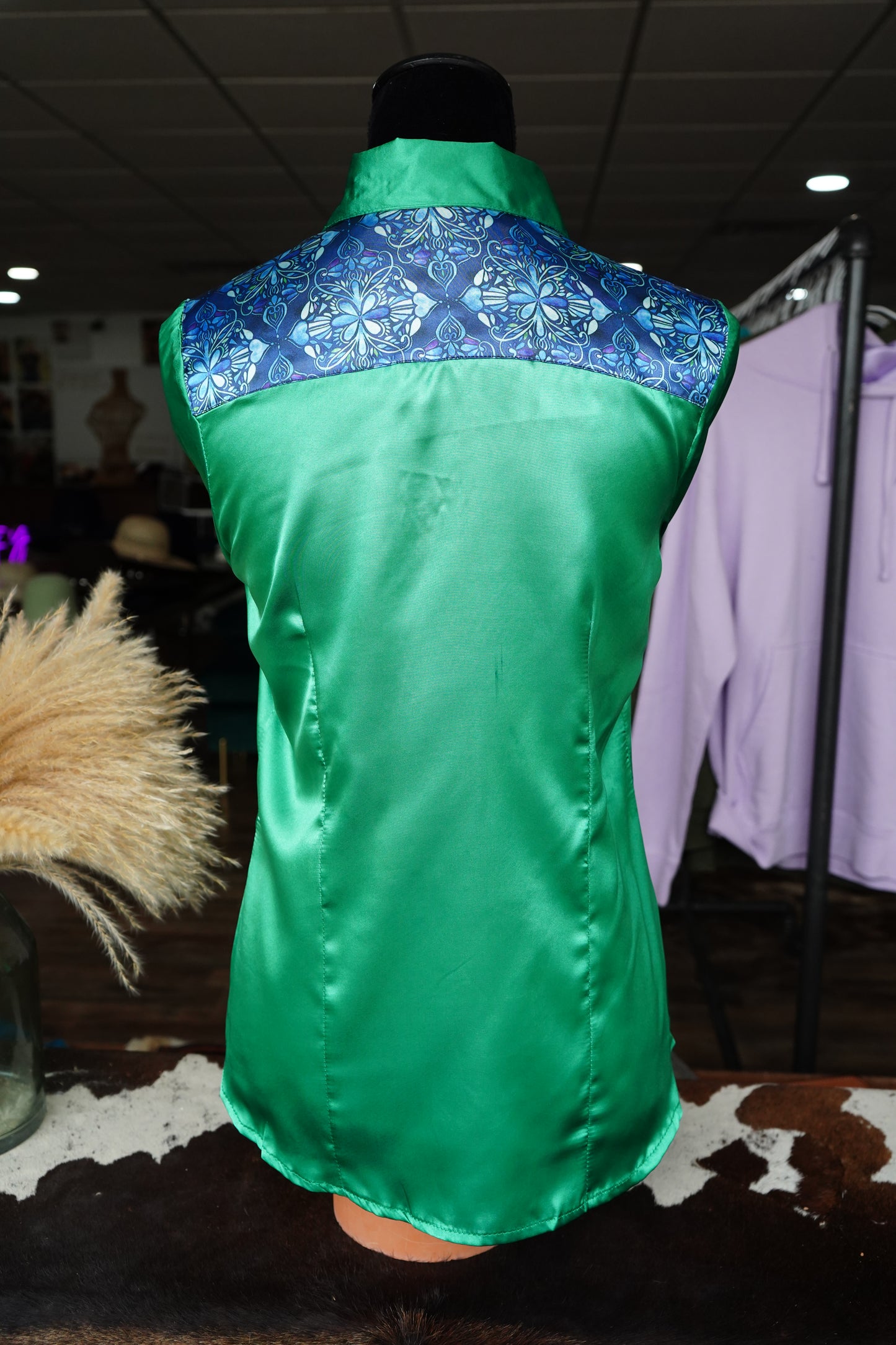M - Blue Stained Glass on Kelly Green Button Down