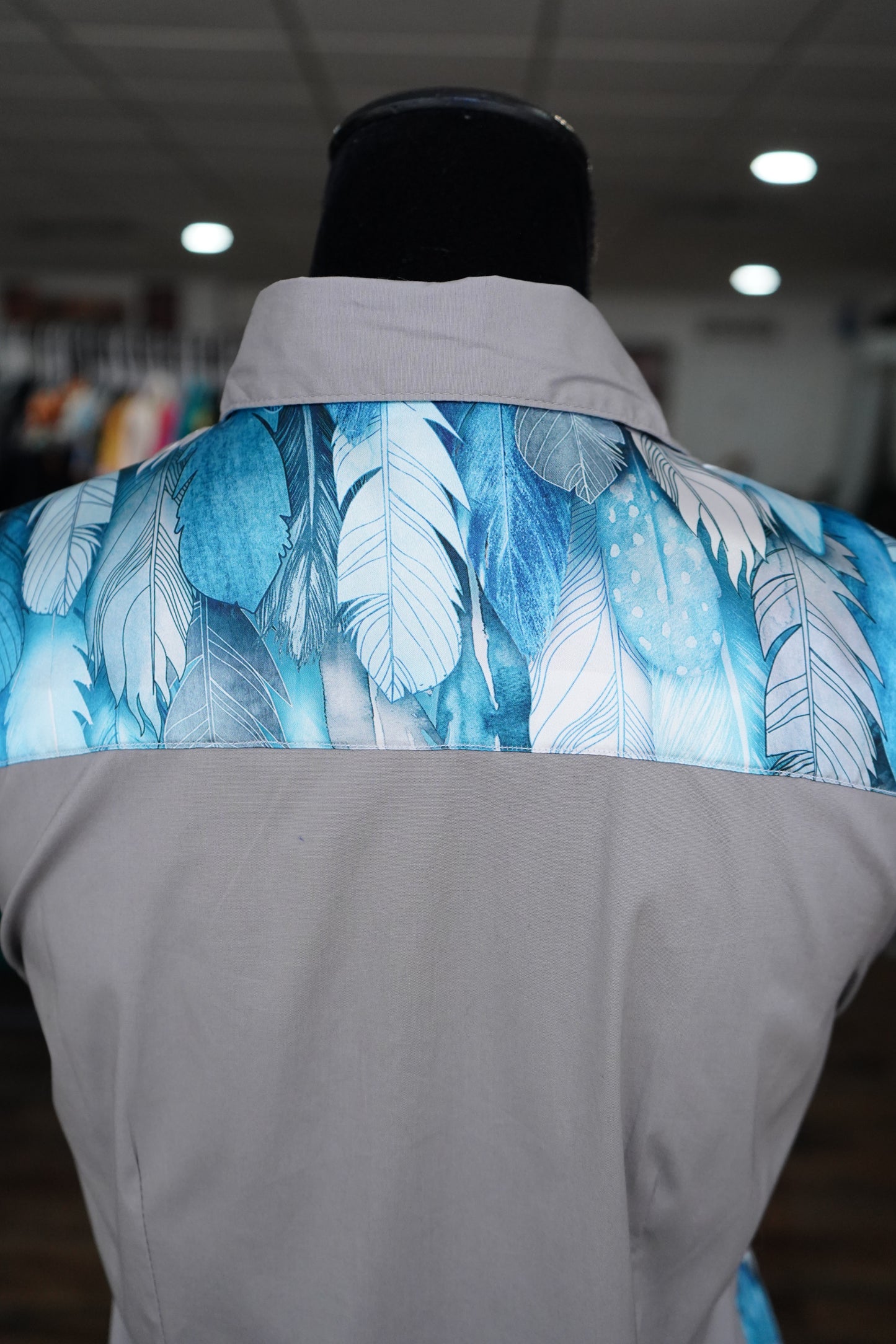 M - Blue Feathers on Gray Cotton Button Down