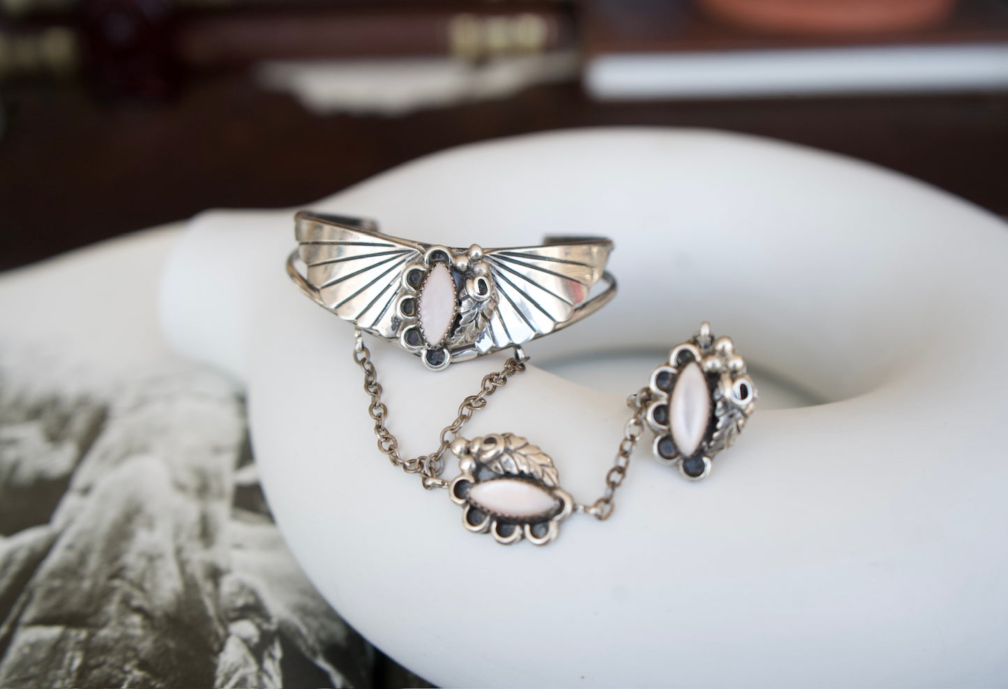 Vintage MOP Silver Lariat Cuff Sz. 6