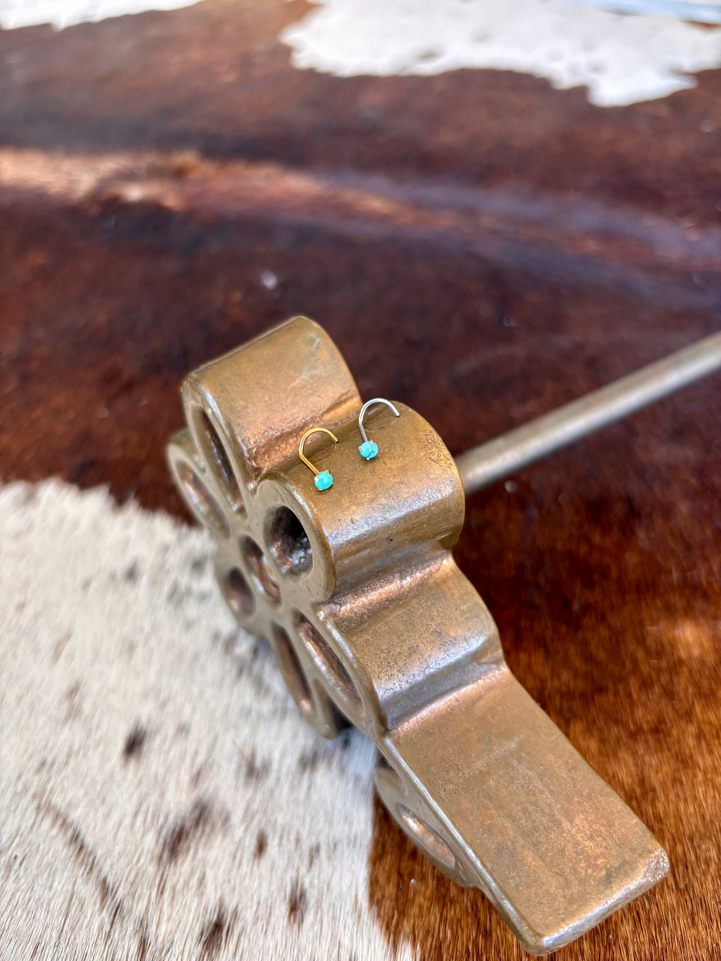 Daisy Exclusive Nose Screw Studs