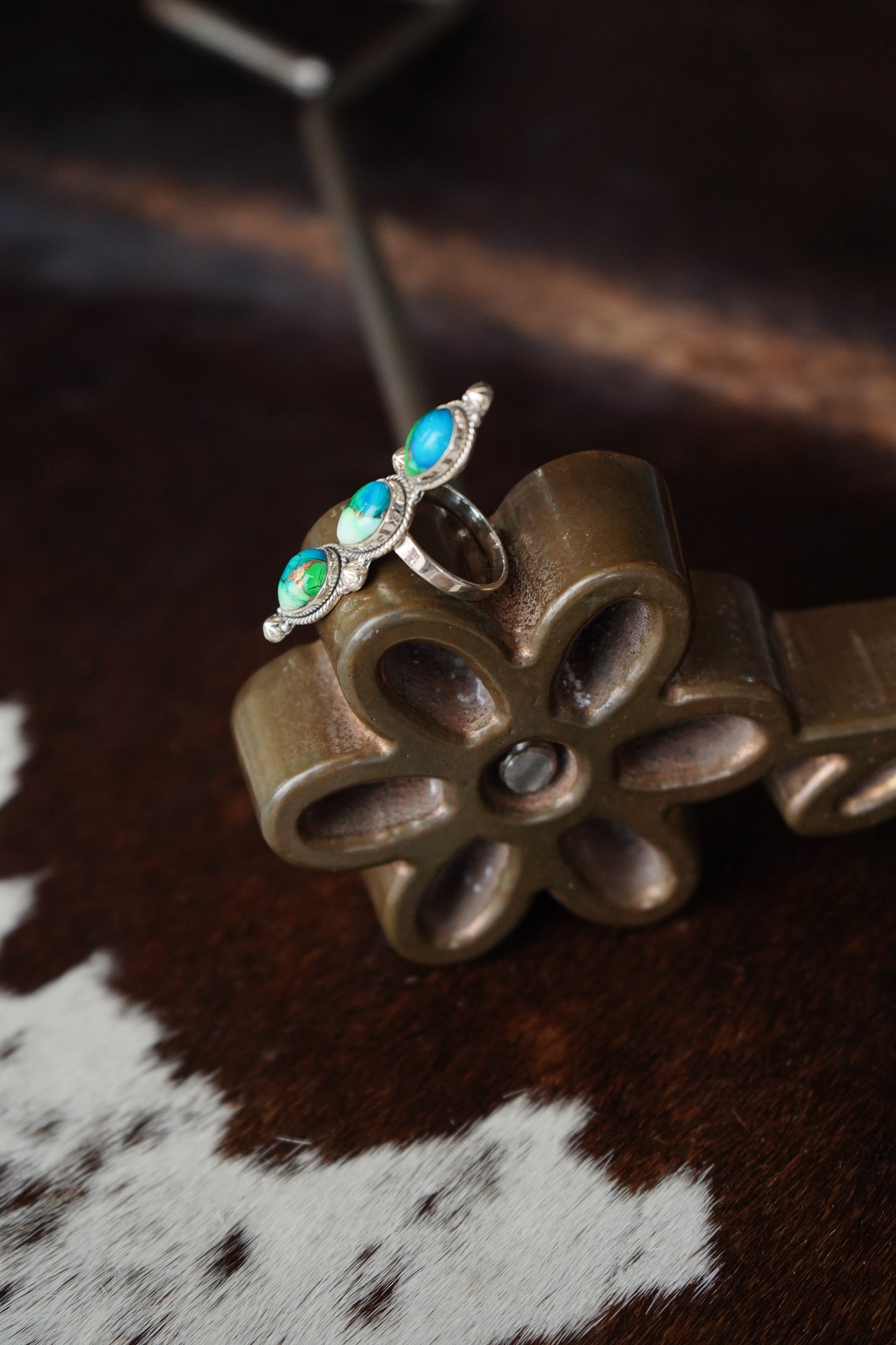 3 Stone Teardrop Peacock Dahlia Ring - Sz 10