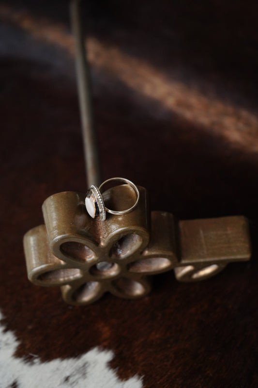 Round White Buffalo Ring - Sz 10