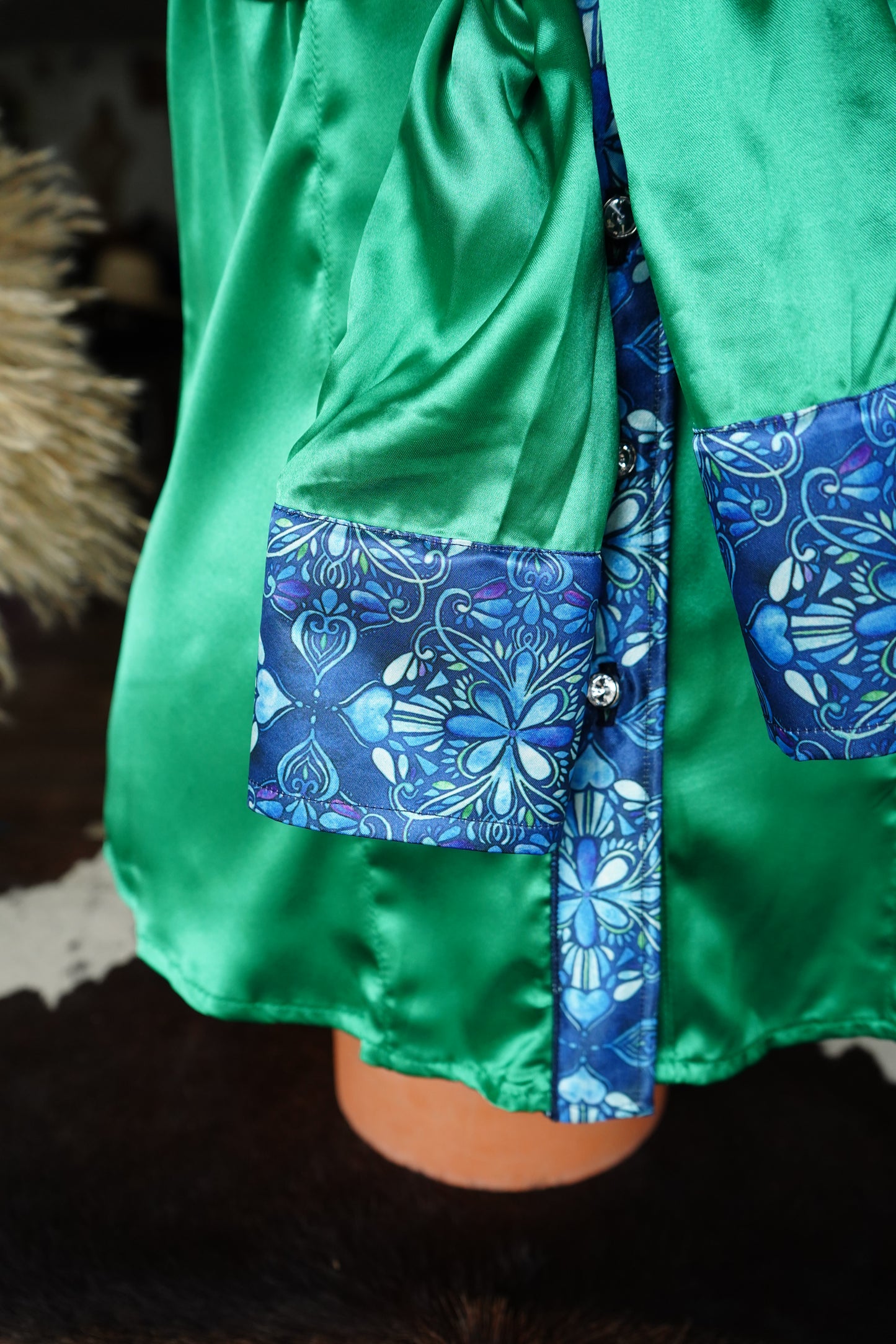 M - Blue Stained Glass on Kelly Green Button Down