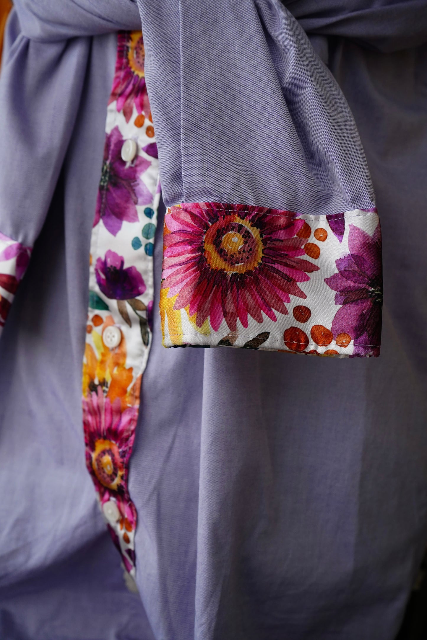 PRELOVED Croft&Barrow 15 1/2 x 32/33 - Lavender w/ Autumn Sunflowers Button Down