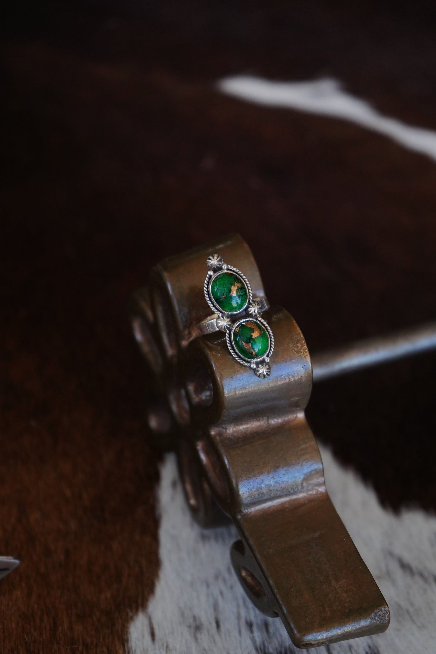 2 Stone Peacock Dahlia - Sz 8