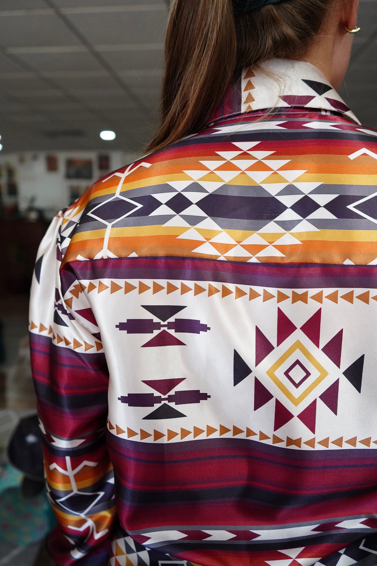 Daisy Exclusive Saddle Blanket Aztec w/ Burgundy Button Down - Size 18