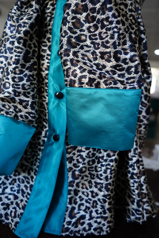 Daisy Original Leopard w/ Teal Button Down - Size 22