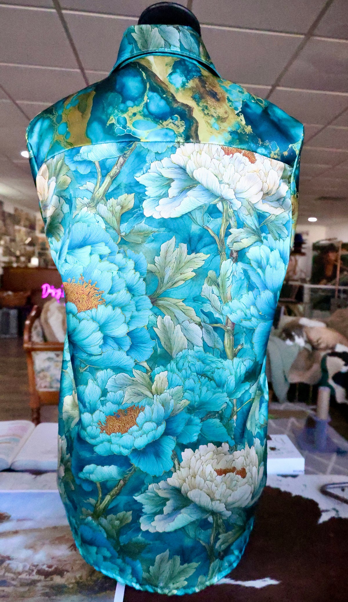 Daisy Original Teal Floral w/ Teal Geode Button Down - Size 12