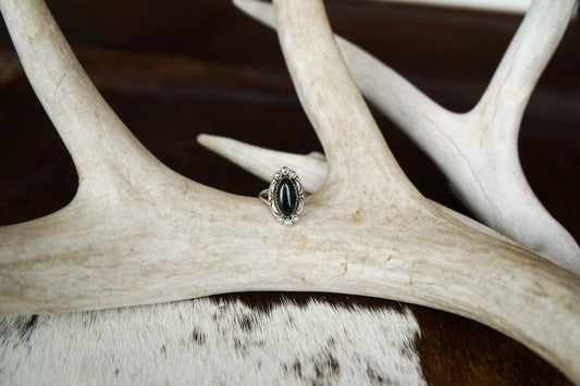 Dainty Vintage Black Onyx Oval Ring Sz. 8