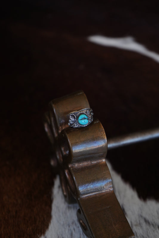 Vintage Kingman Turquoise w/ Silver Flowers & Swirls Ring - Sz 5