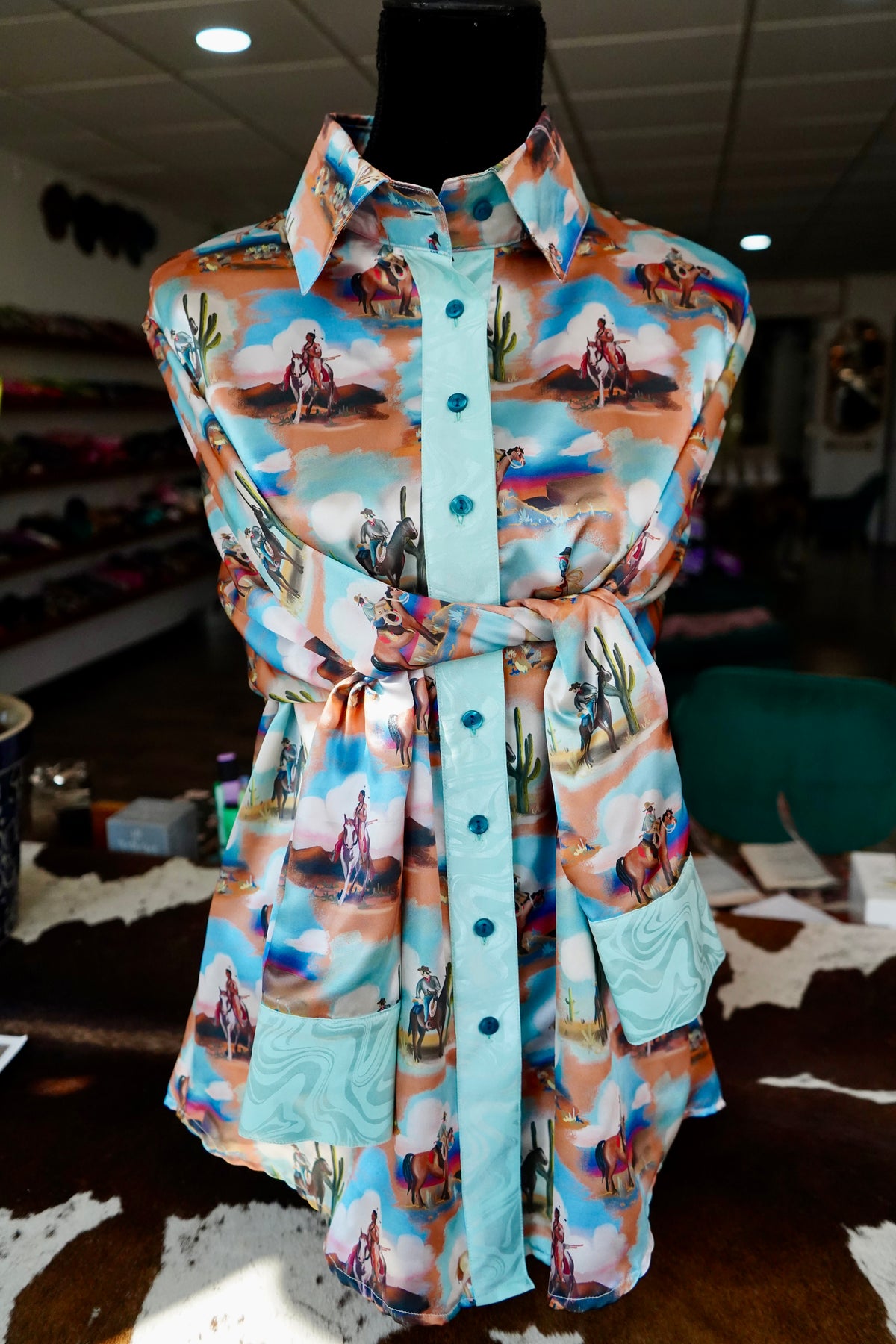 Daisy Original Painted Cowboy Scenes w/ Turquoise Groovy Button Down - Size 16