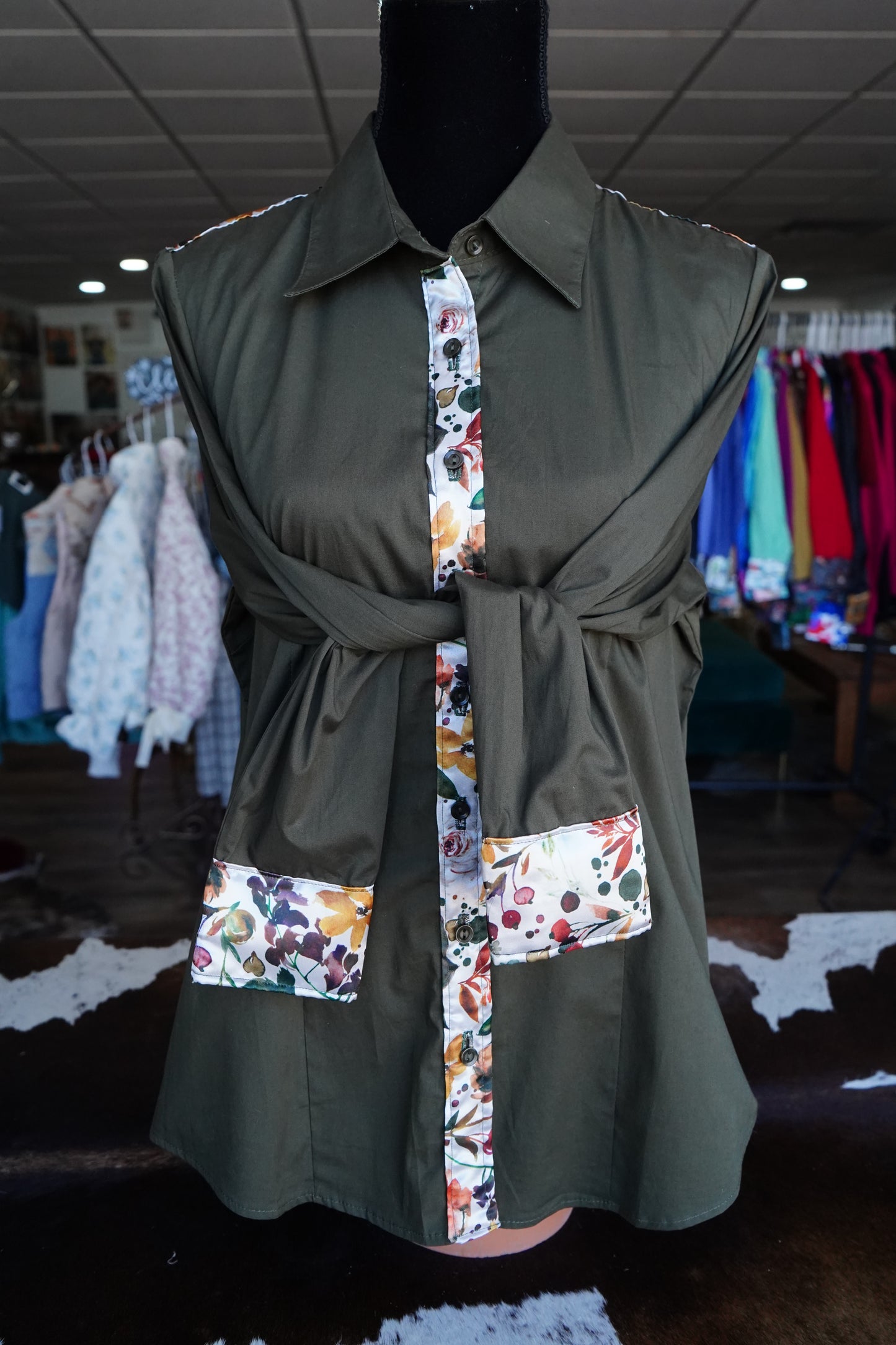 PRELOVED - XL - Watercolor Autumn Floral on Olive Cotton Button Down