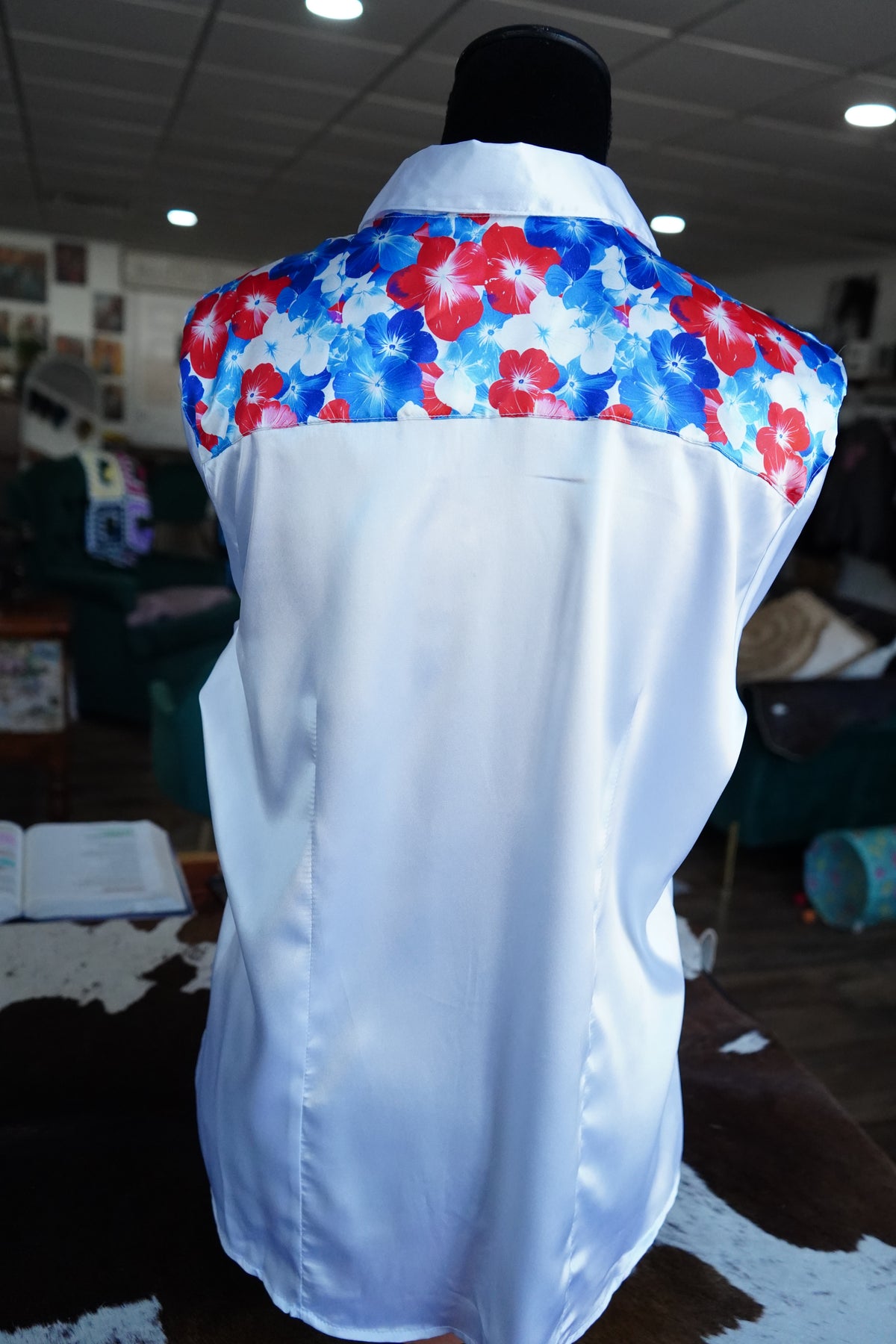 XL - Patriotic Hawaiian Floral on White Satin Button Down