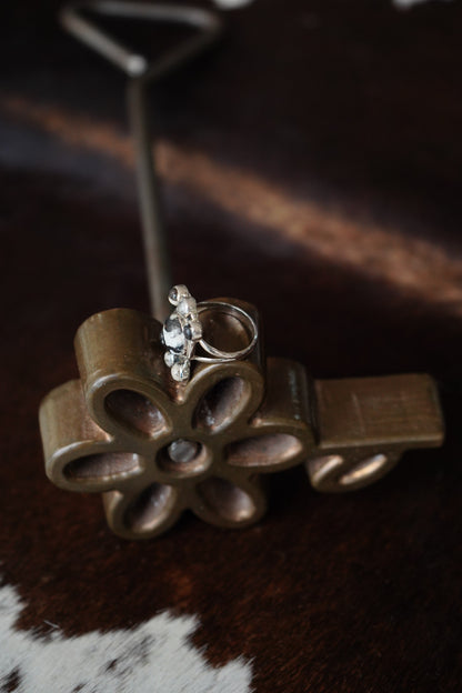 7 Stone White Buffalo Cluster Ring - Sz 9