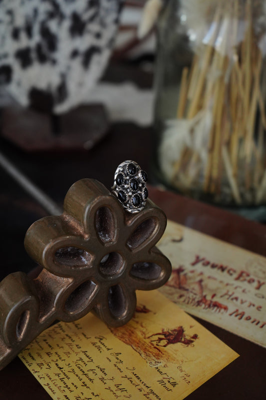 Vintage 7 Stone Black Onyx Ring - Sz 7