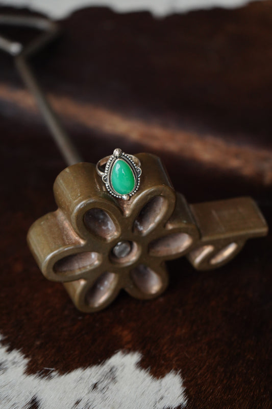 Green Turquoise Teardrop w/ Beaded & Concho Border - Sz 10