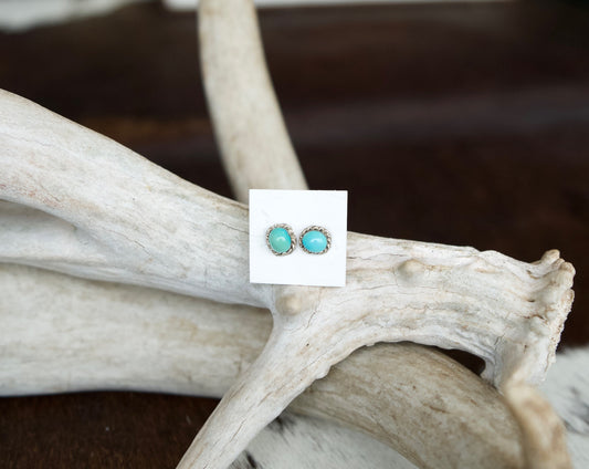 Dainty Rope Border Turquoise Studs