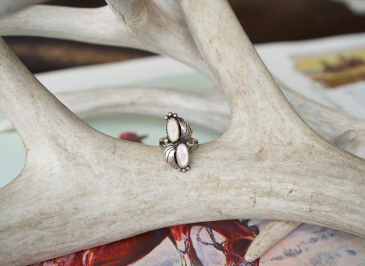 Mother of Pearl Vintage Two Stone Ring - Size 5