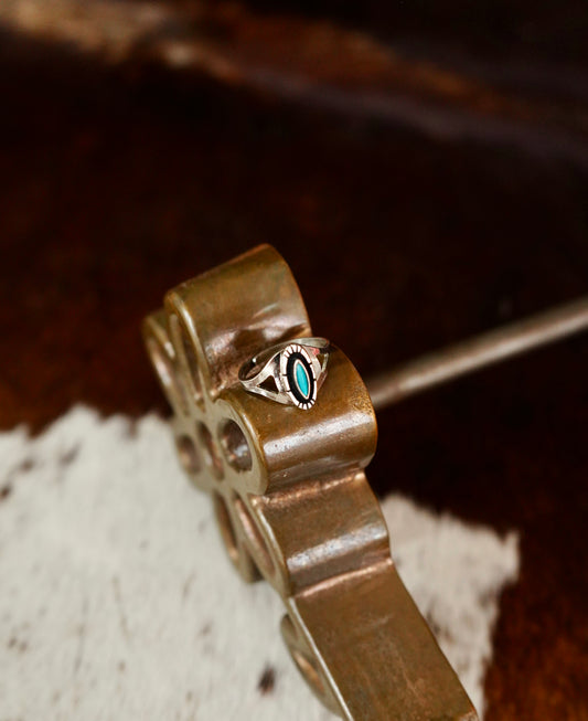 Vintage Dainty Oval Turquoise Ring - Adj