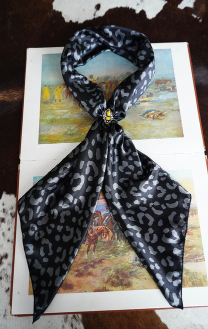 Tone on Tone Cheetah Wild Rag