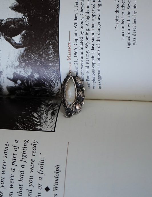 Vintage MOP w/ Shells Ring - Sz 7