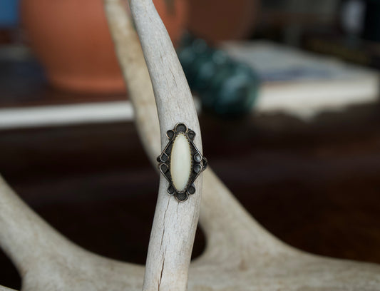 Mother of Pearl Oval Ring - Size 6