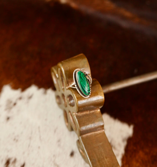 Vintage Oval Malachite Ring - Sz 7