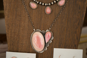 Pink Conch & Navajo Pearl Necklace