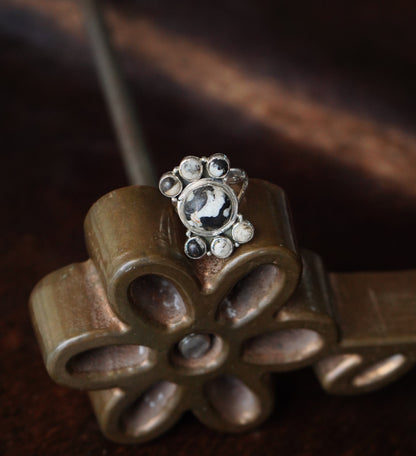 7 Stone White Buffalo Cluster Ring - Sz 9