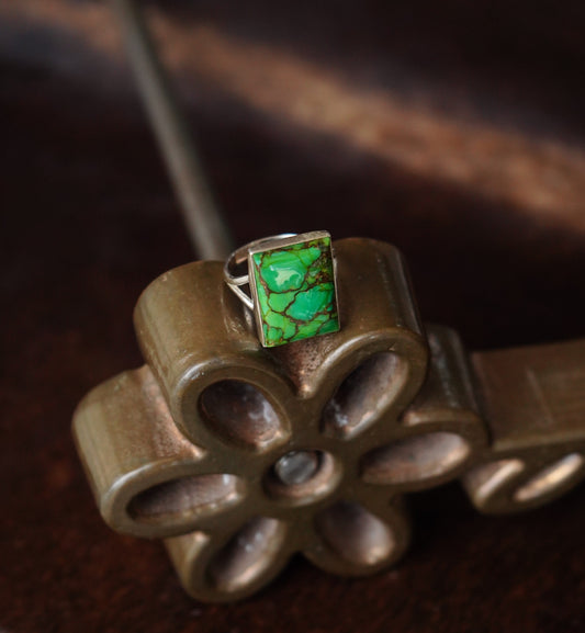 Green Dahlia Square Ring - Sz 9.5