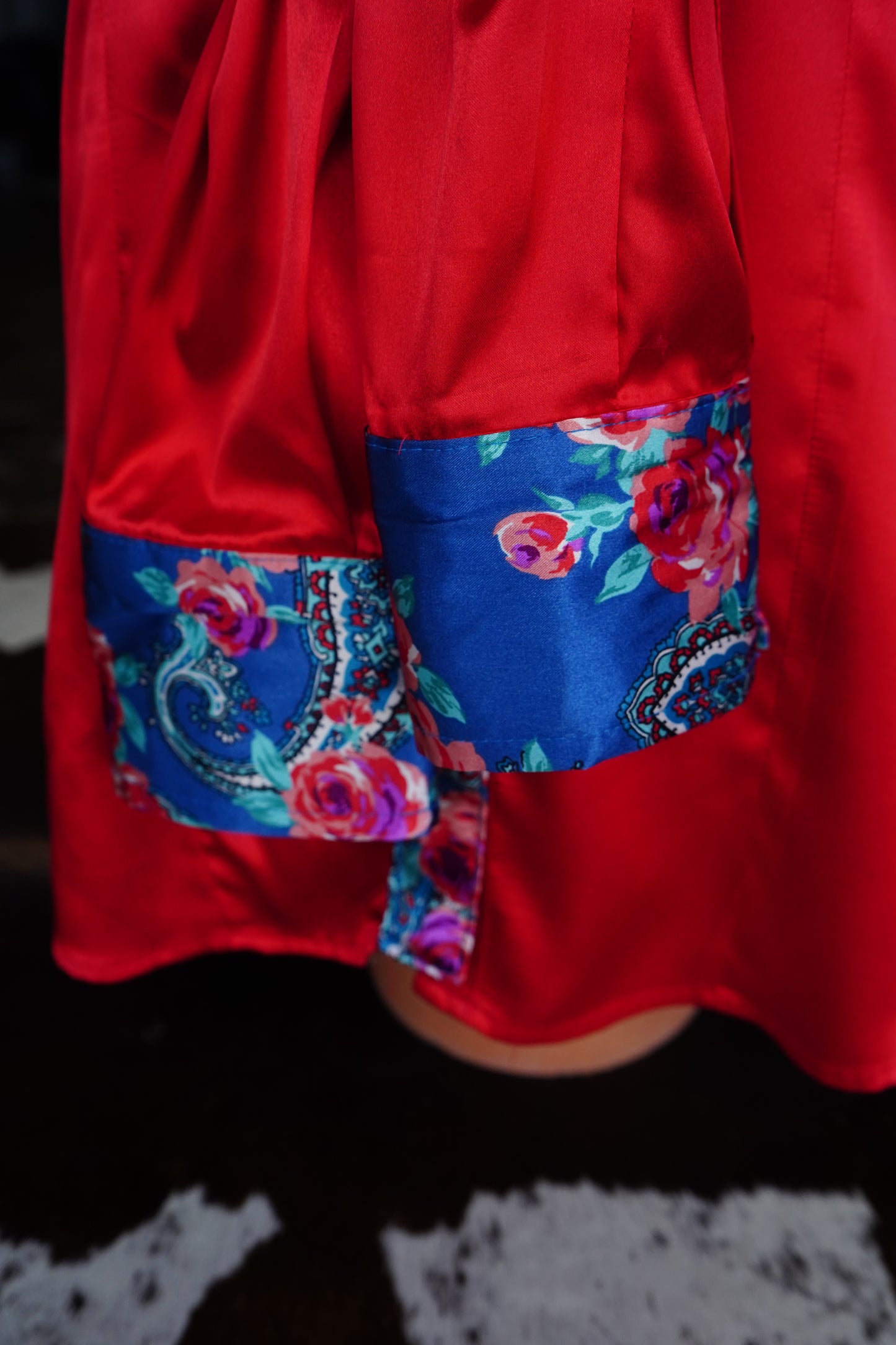 PRELOVED - L - Blue Roses & Pink Paisley on Red Satin Button Down