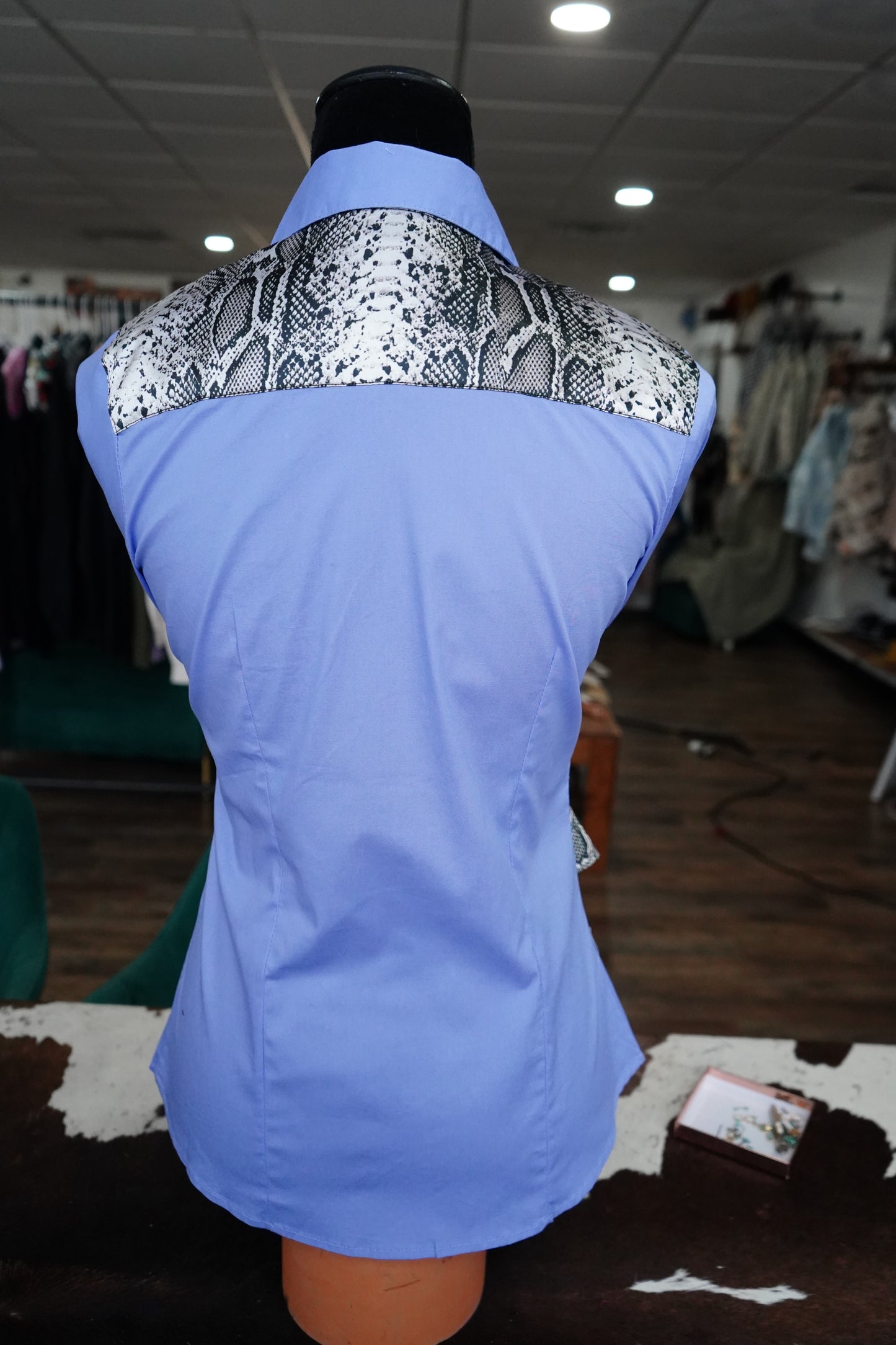 M - Snakeskin on Lilac Cotton Button Down