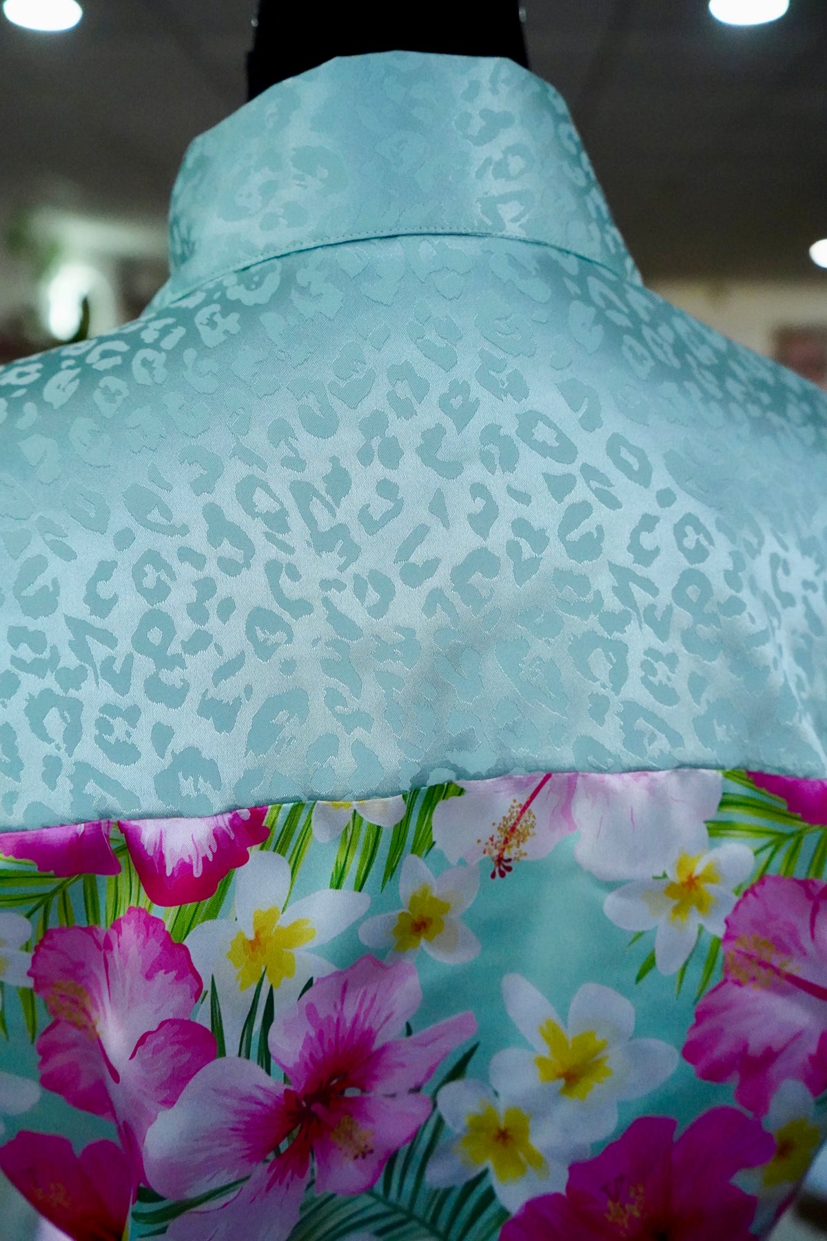 Daisy Original Hawaiian w/ Mint Cheetah Button Down - Size 16