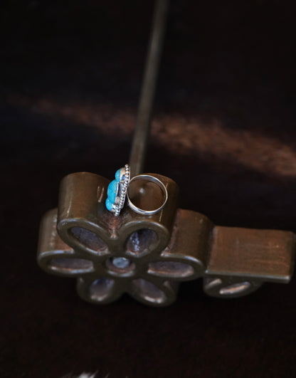 3 Stone Turquoise w/ Teardrop Ring - Sz 7