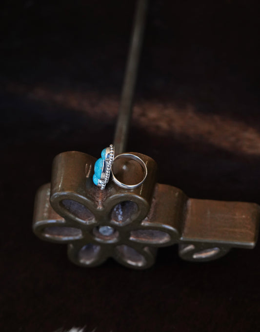 3 Stone Turquoise w/ Teardrop Ring - Sz 7