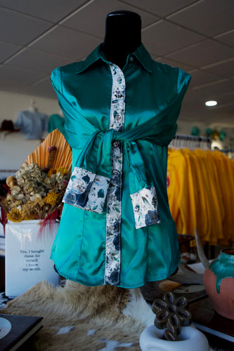 S - Blue Feather Floral on Emerald Button Down