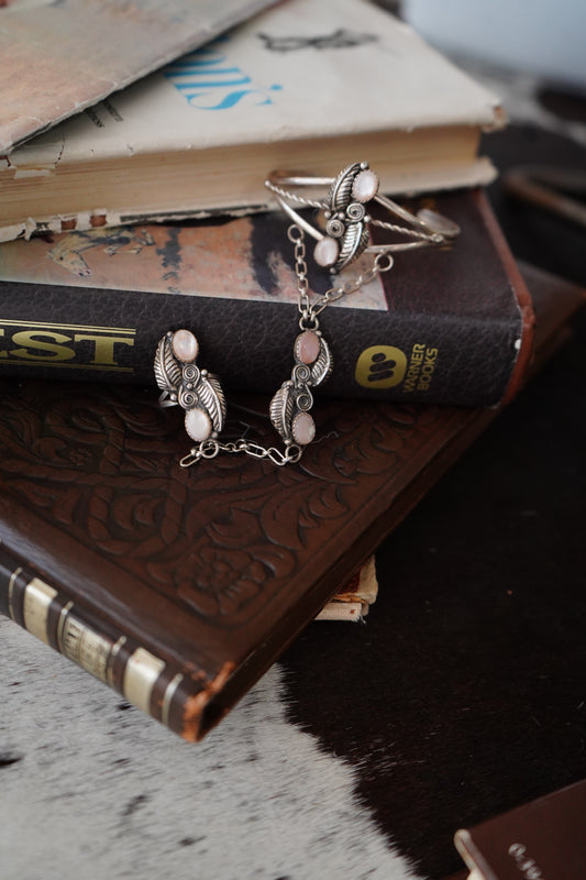 Vintage MOP Lariat Bracelet - Sz 4.5