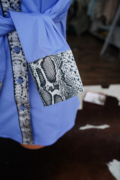 M - Snakeskin on Lilac Cotton Button Down