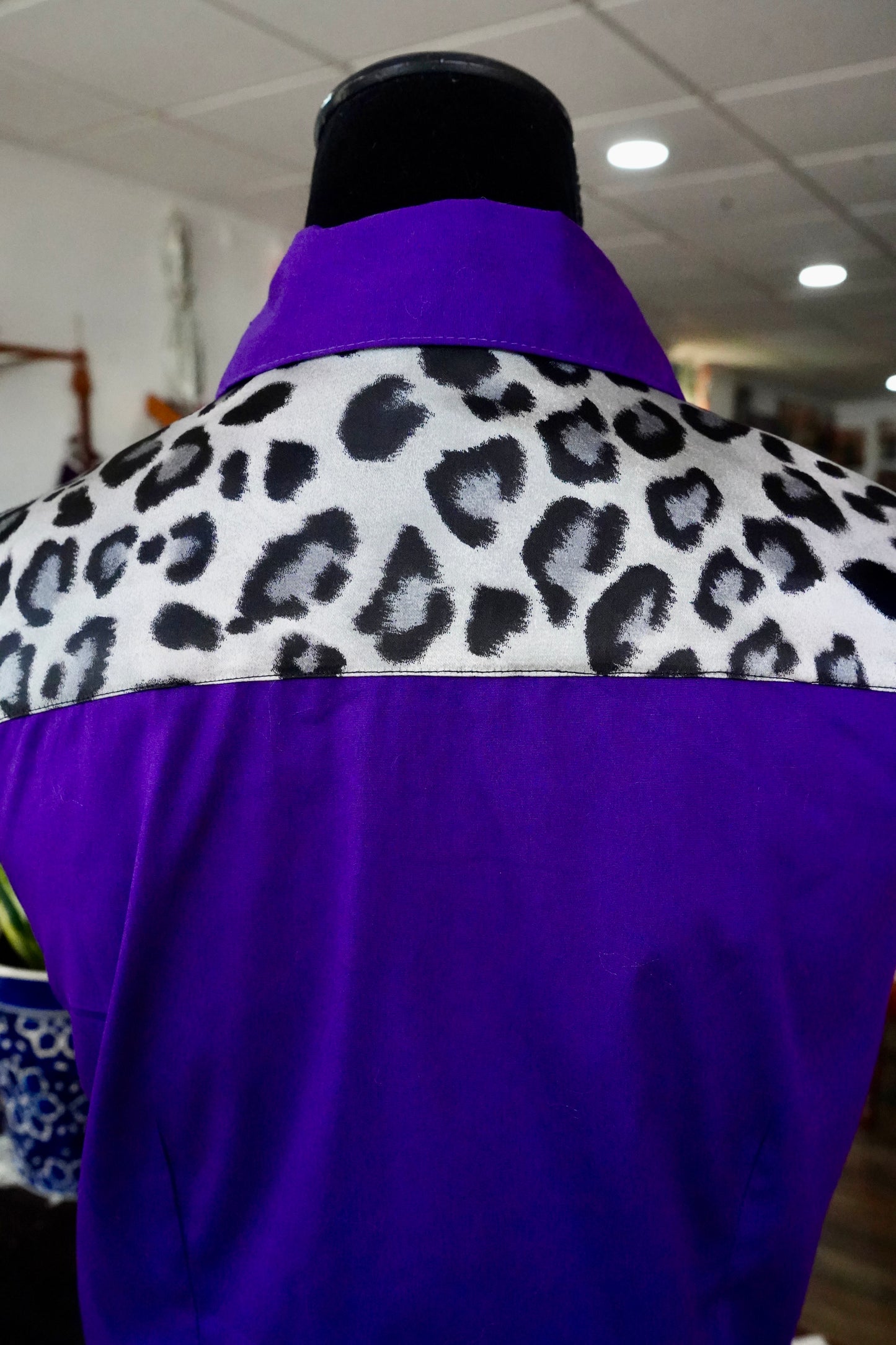 XL - Snow Leopard on Purple Cotton Button Down