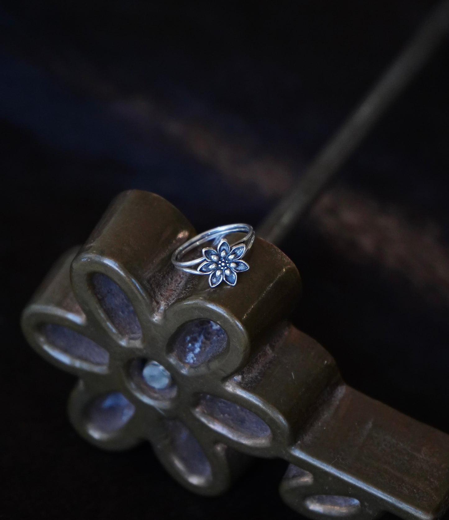 Small Sterling Silver Flower Ring - Sz 10