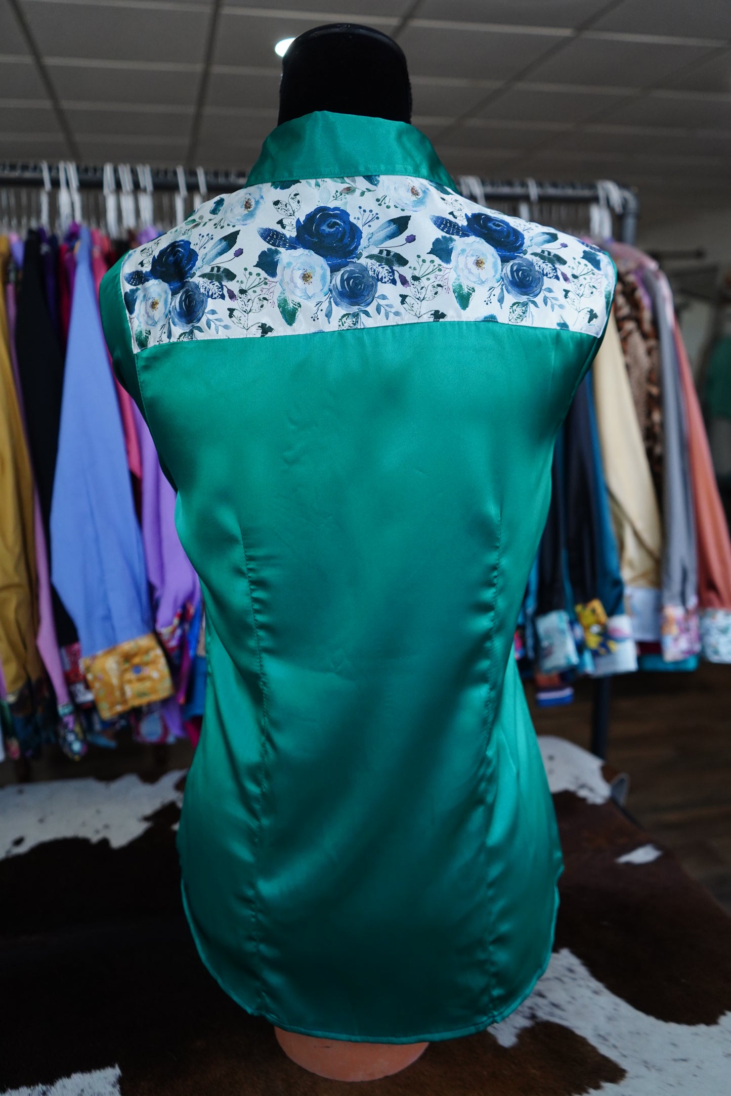 M - Navy Feather Floral on Emerald Satin Button Down