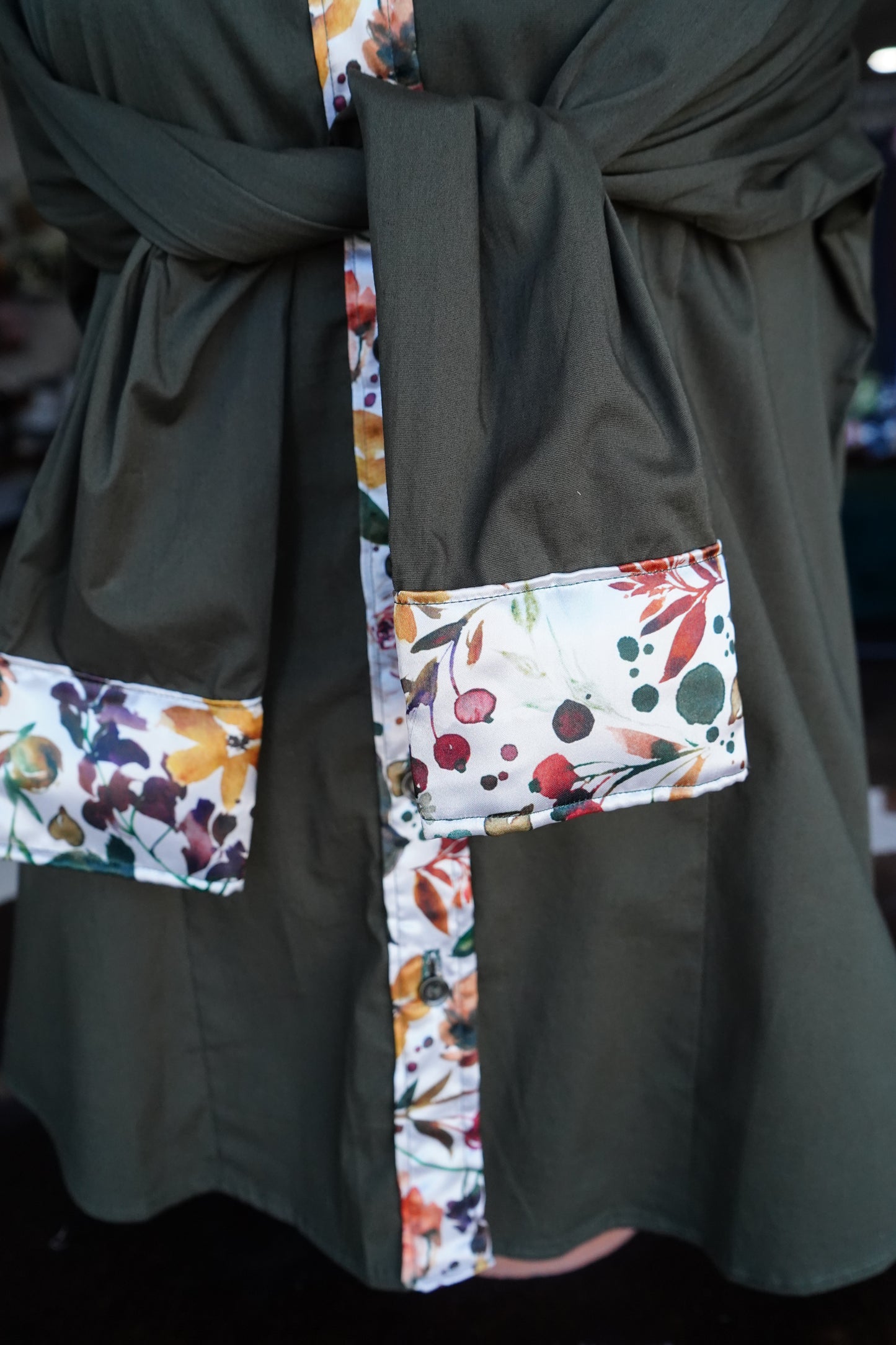 PRELOVED - XL - Watercolor Autumn Floral on Olive Cotton Button Down