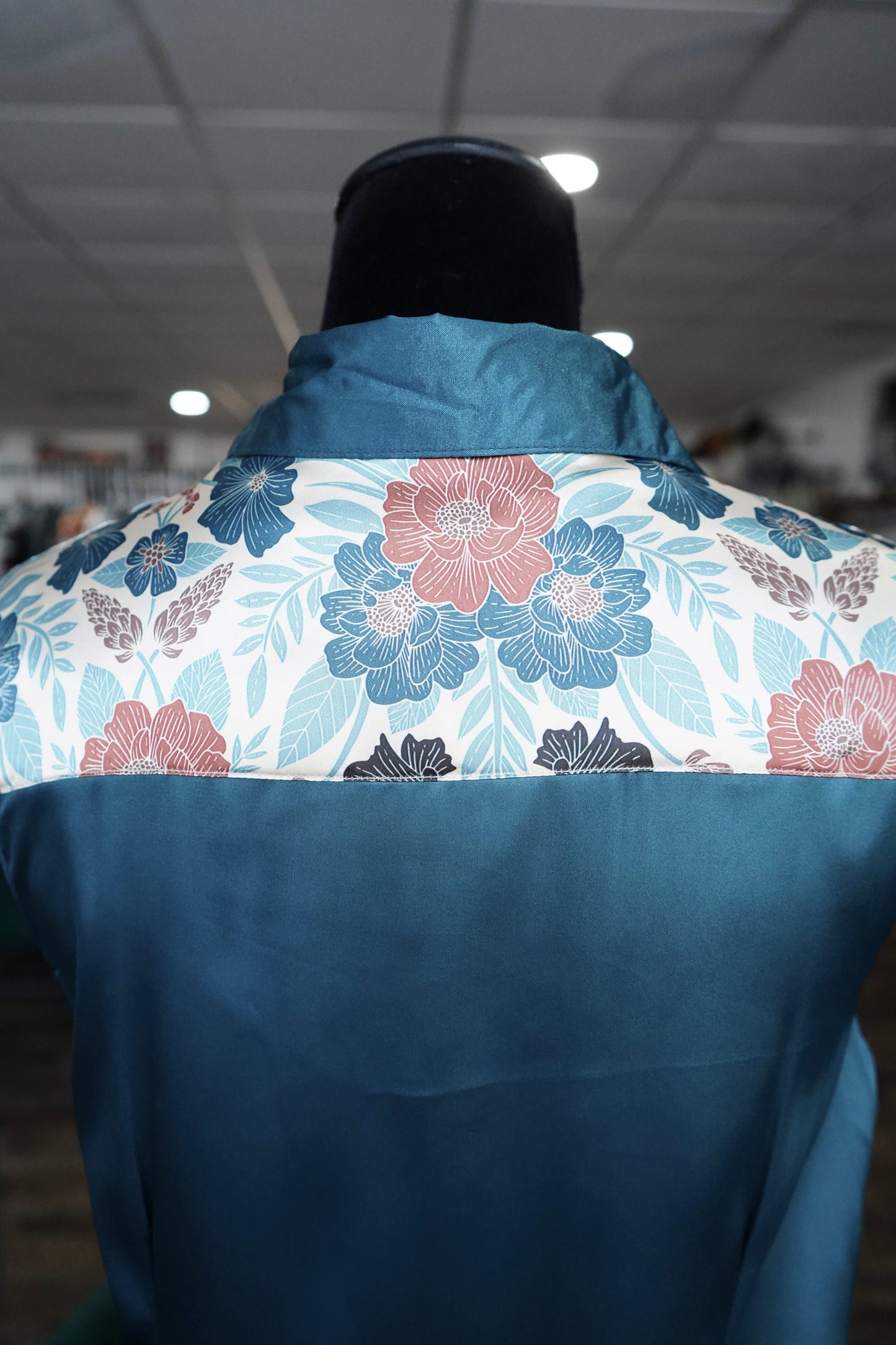 L - Cream & Turquoise Floral on Teal Satin Button Down