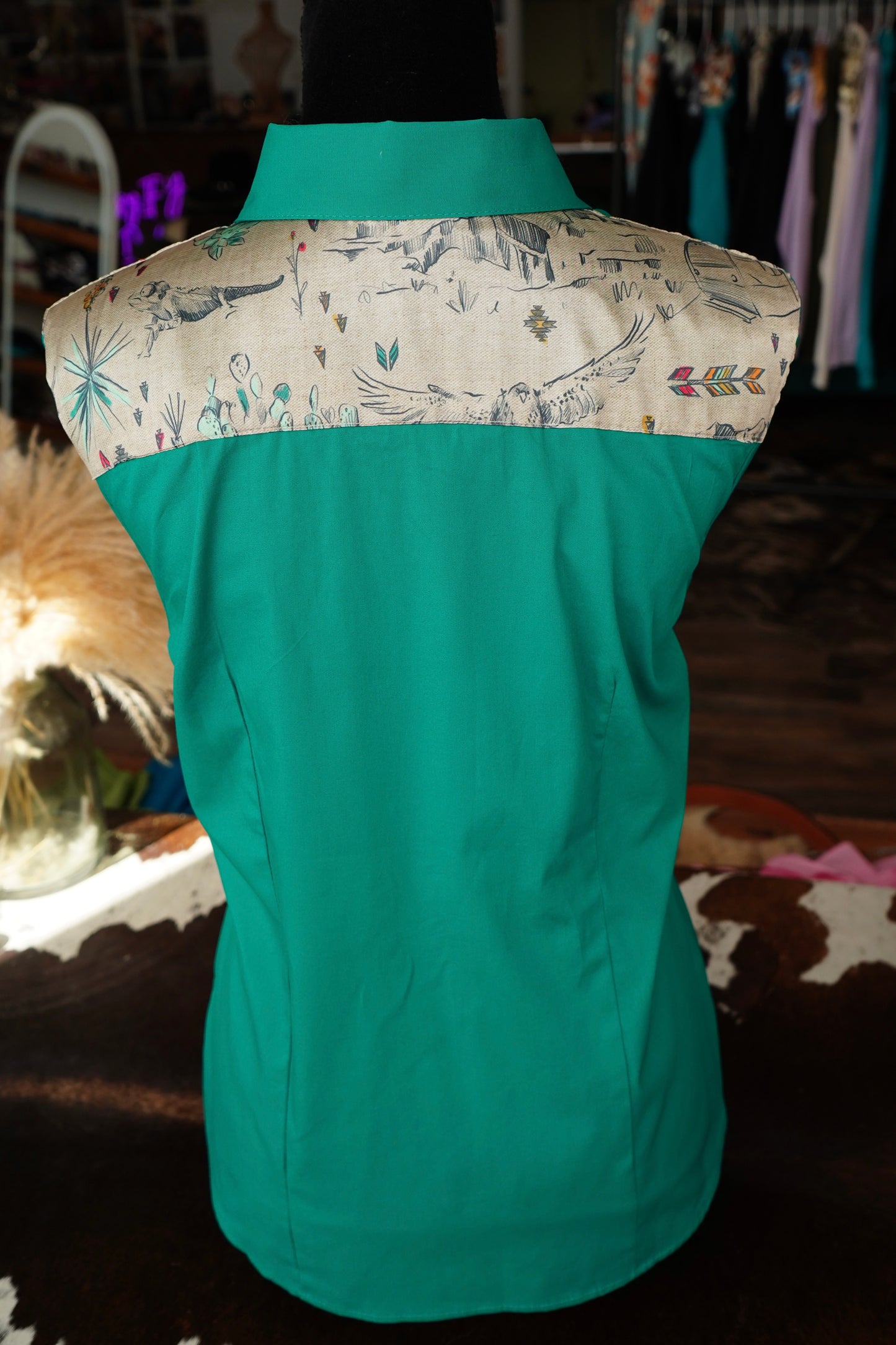 XL - Armadillo Sketches on Emerald Cotton Button Down