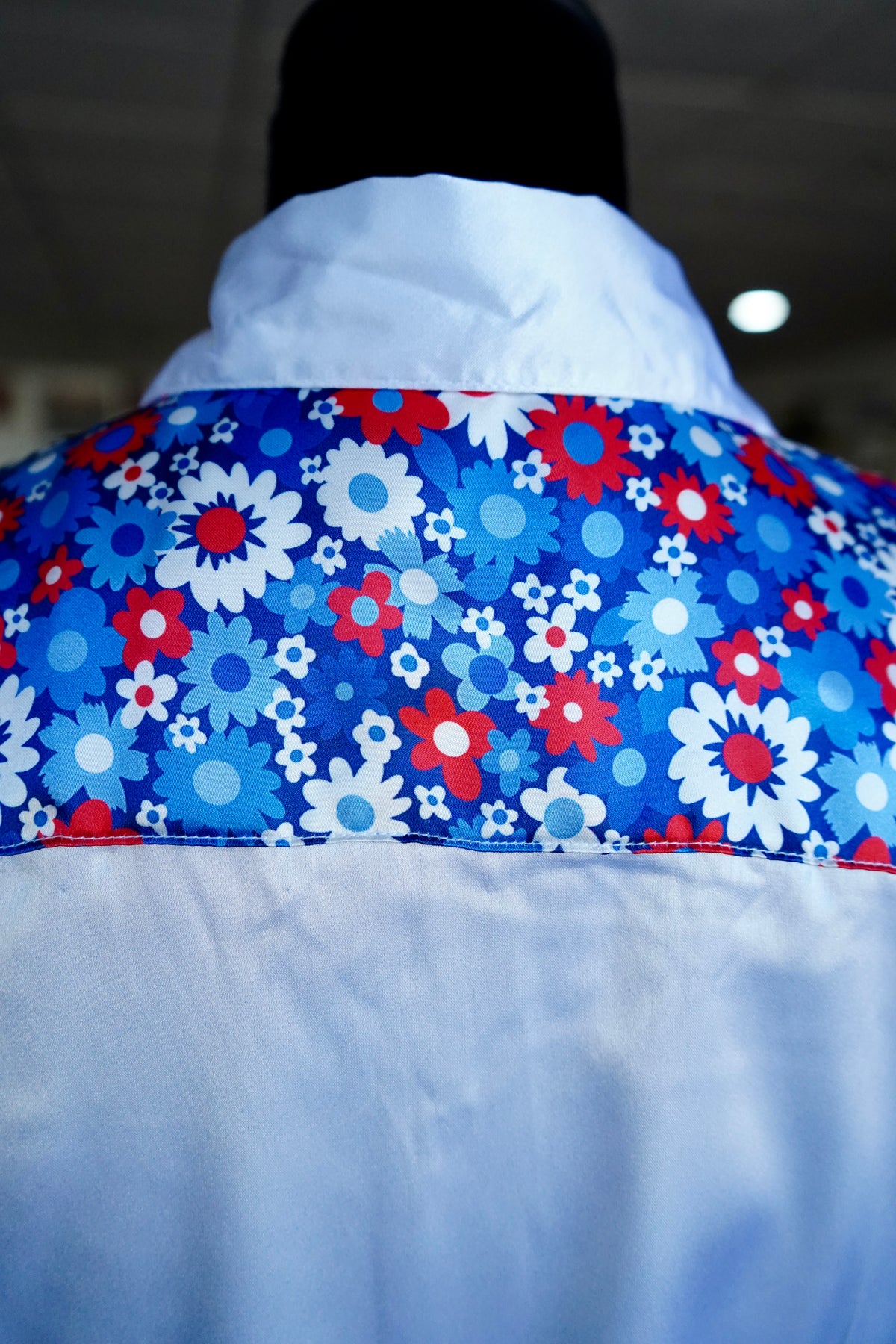 M - Patriotic Daisies on White Satin Button Down