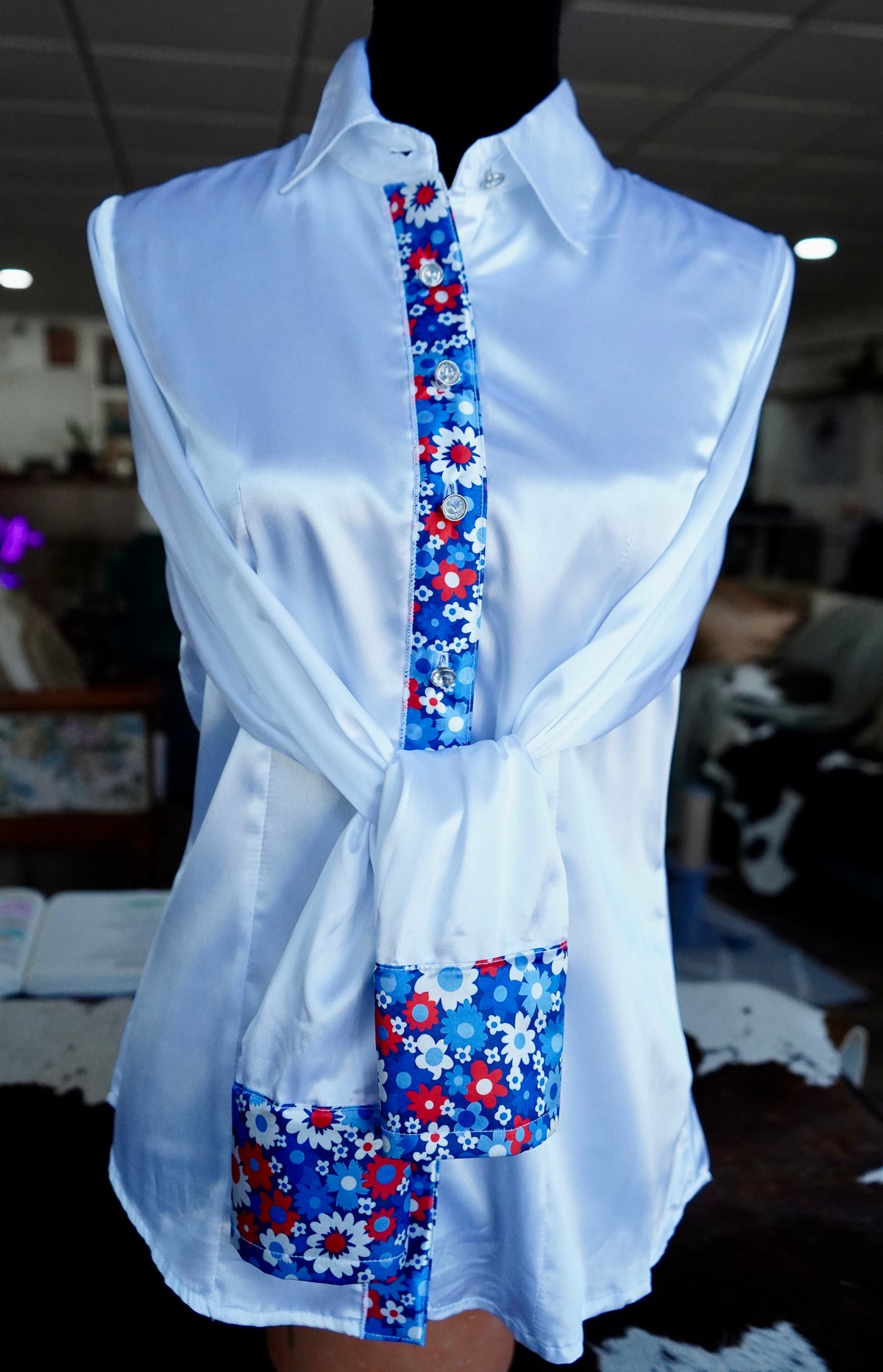 M - Patriotic Daisies on White Satin Button Down