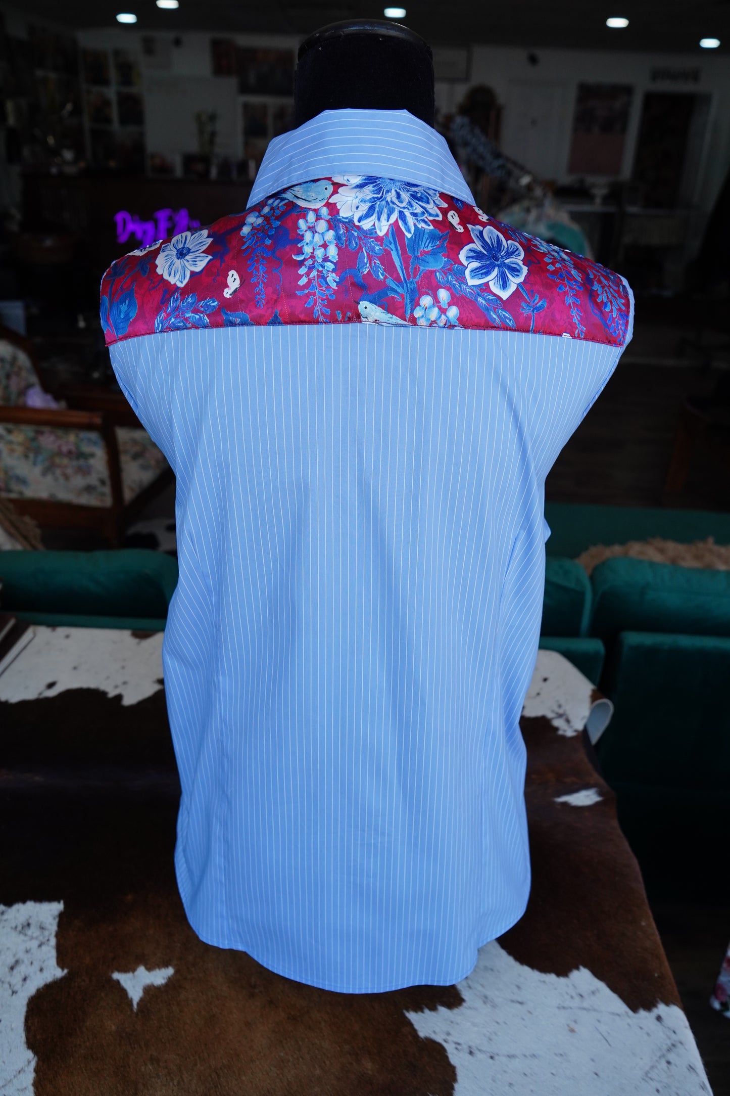 XL - Patriotic Sketched Floral on Blue & White Pinstripe Cotton Button Down