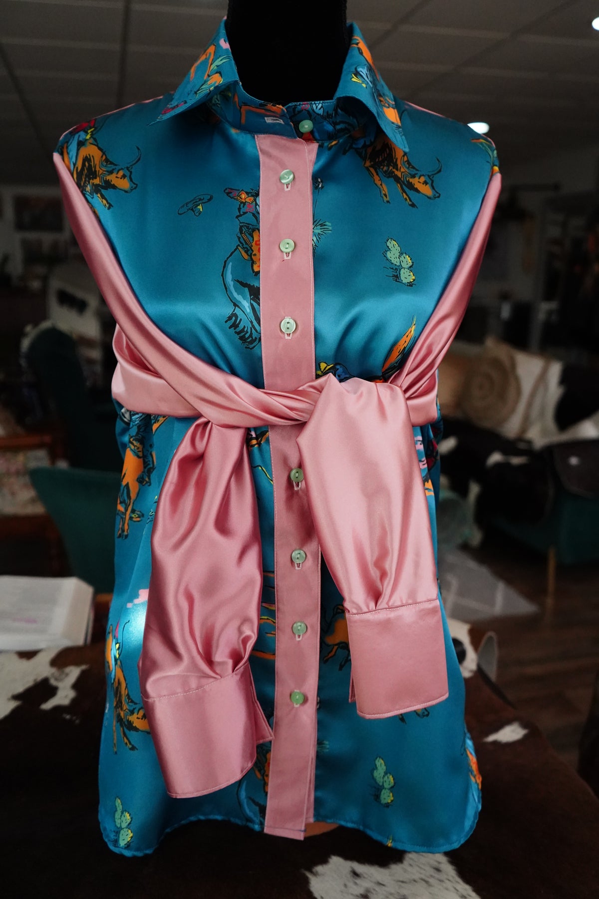 Daisy Original Deep Teal Buckers w/ Mauve Button Down - Size 18